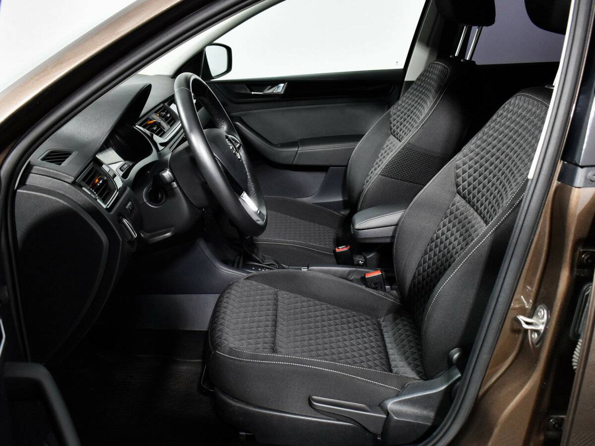 Skoda Rapid 2018 года с пробегом. Фото: #9