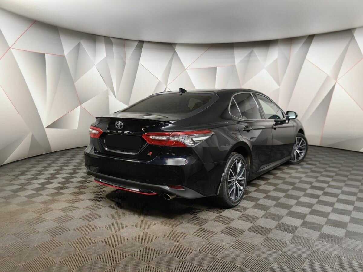 Toyota Camry 2021 года с пробегом. Фото: #1