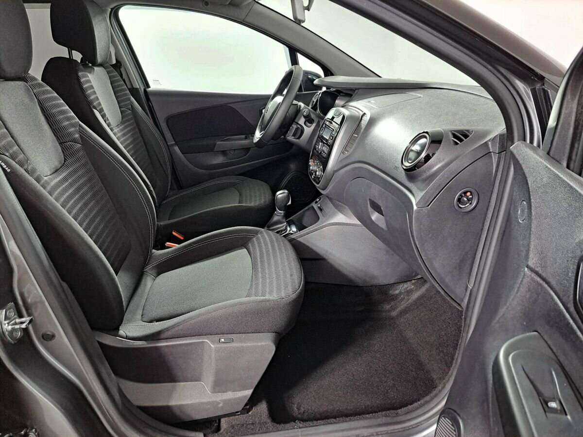 Renault Kaptur 2017 года с пробегом. Фото: #8