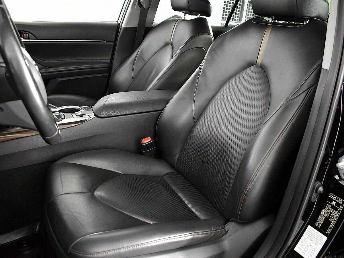 Toyota Camry 2019 года с пробегом. Фото: #7