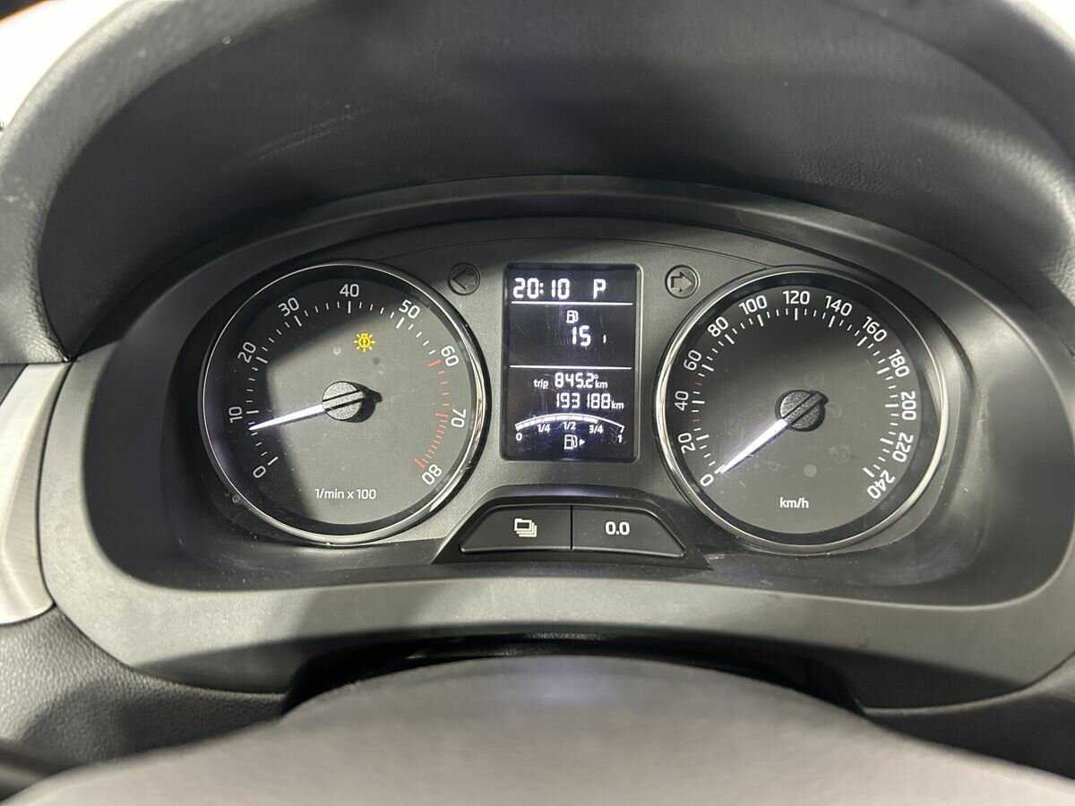 Skoda Rapid 2014 года с пробегом. Фото: #10