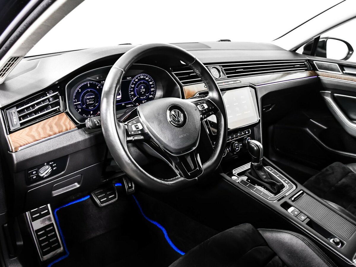 Volkswagen Passat 2018 года с пробегом. Фото: #9