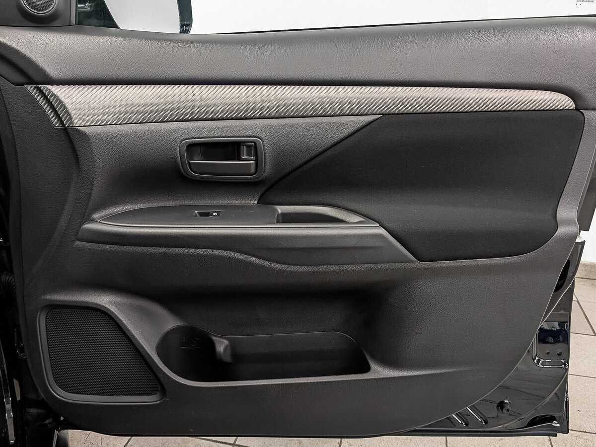 Mitsubishi Outlander 2018 года с пробегом. Фото: #23