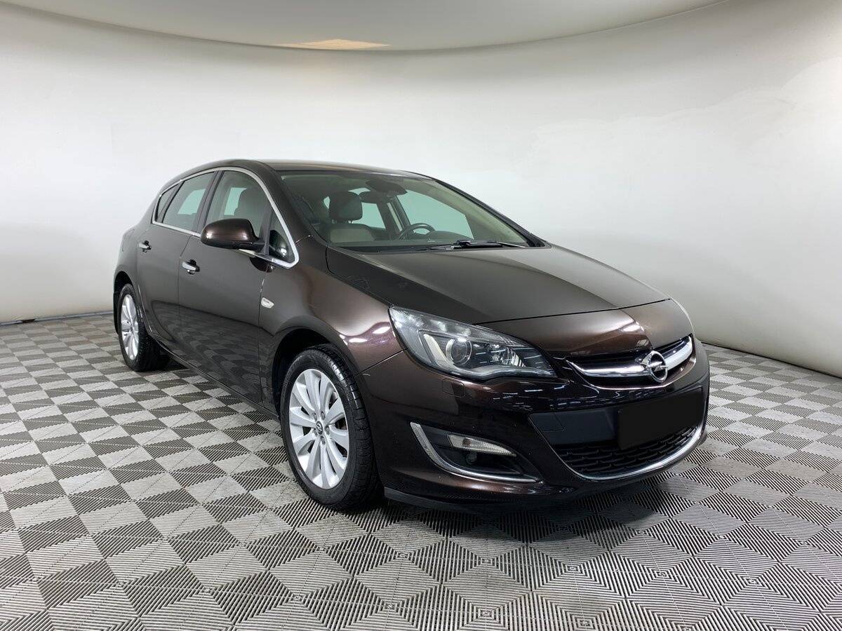 Opel Astra 2013 года с пробегом. Фото: #2