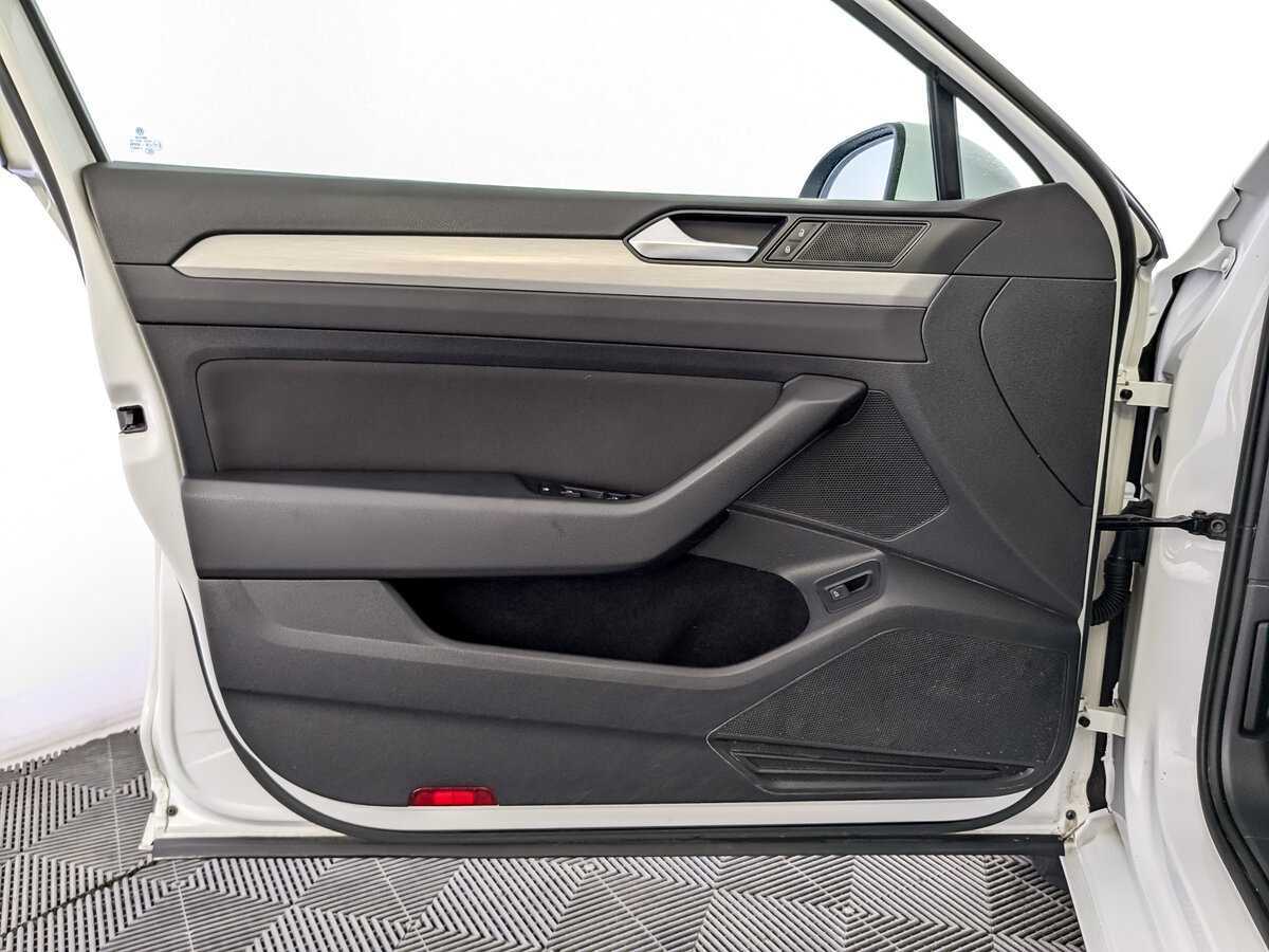 Volkswagen Passat 2016 года с пробегом. Фото: #16