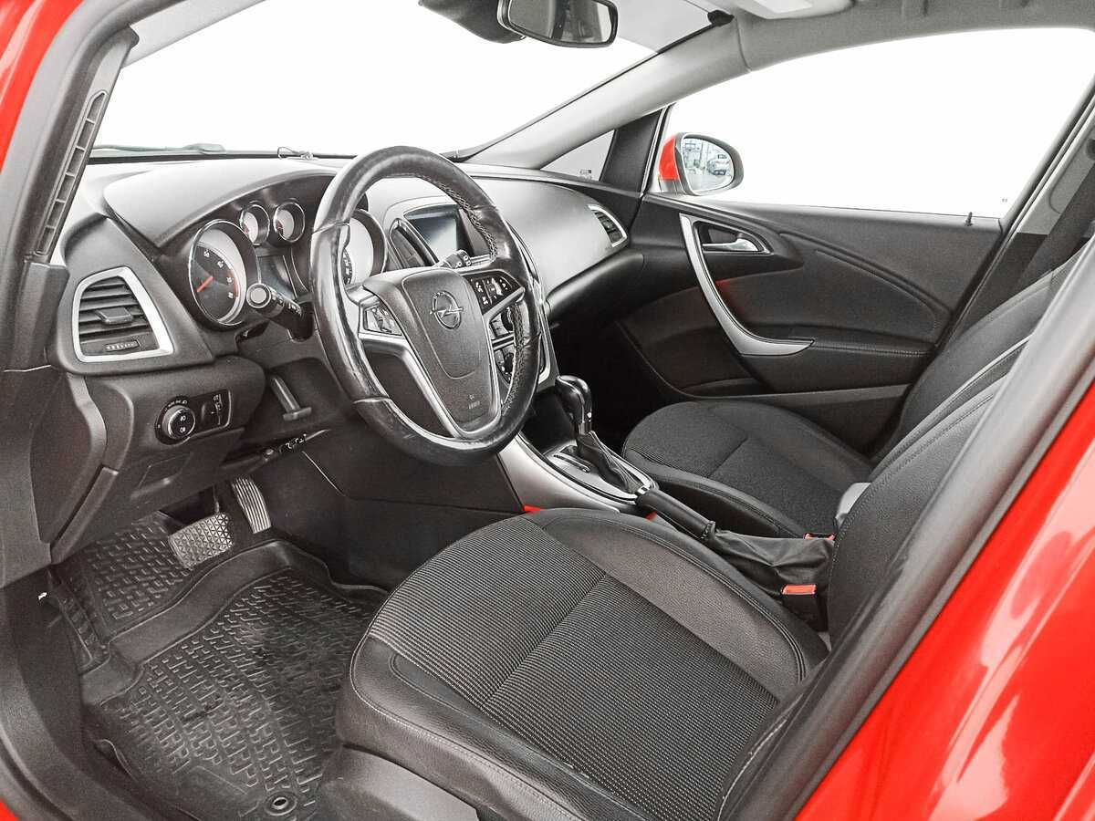 Opel Astra 2012 года с пробегом. Фото: #11