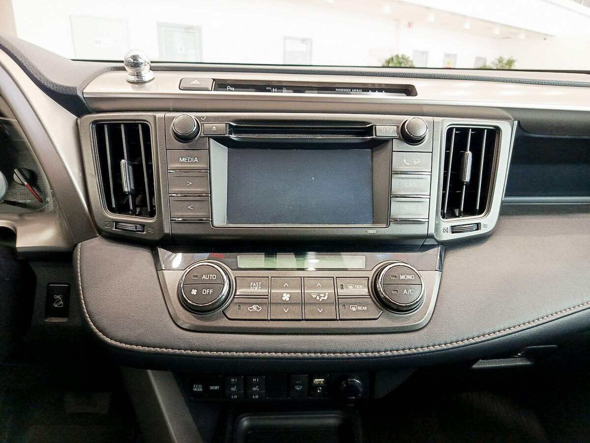 Toyota RAV4 2015 года с пробегом. Фото: #14