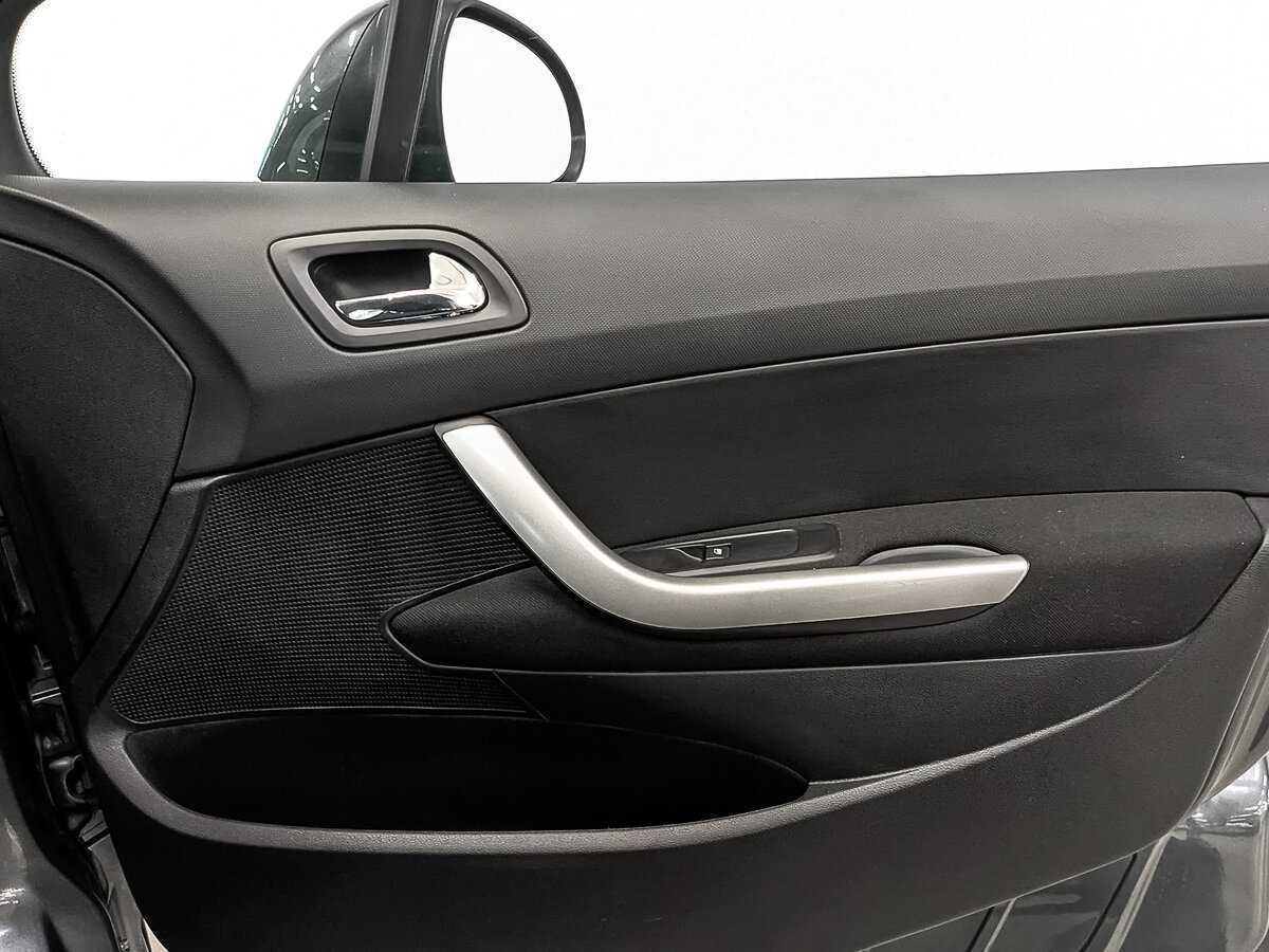 Peugeot 308 2012 года с пробегом. Фото: #21