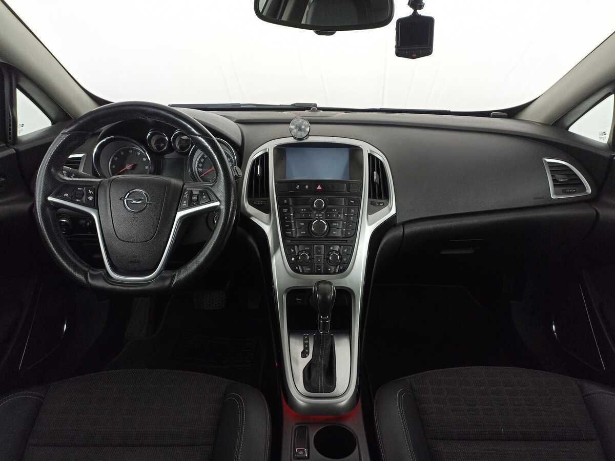Opel Astra 2013 года с пробегом. Фото: #12