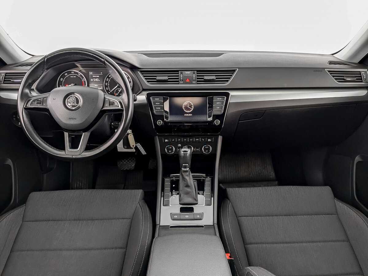Skoda Superb 2018 года с пробегом. Фото: #11