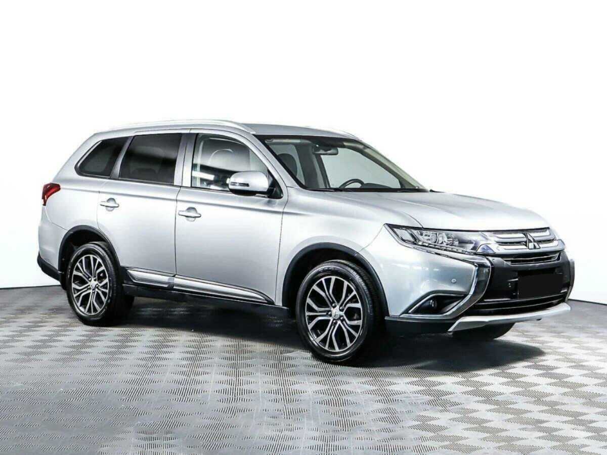 Mitsubishi Outlander 2016 года с пробегом. Фото: #1