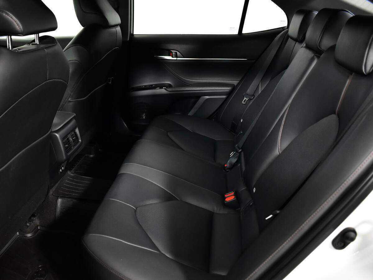 Toyota Camry 2020 года с пробегом. Фото: #9