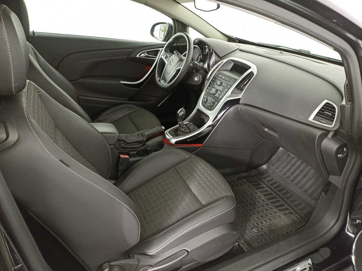 Opel Astra 2013 года с пробегом. Фото: #8