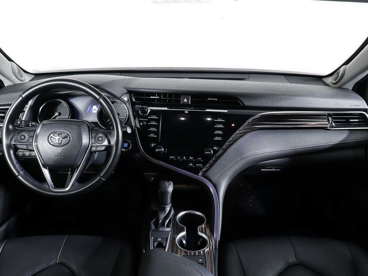 Toyota Camry 2021 года с пробегом. Фото: #11