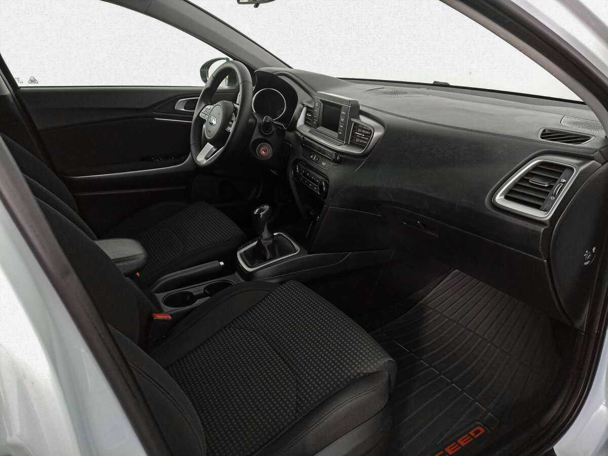 Kia Ceed 2019 года с пробегом. Фото: #8