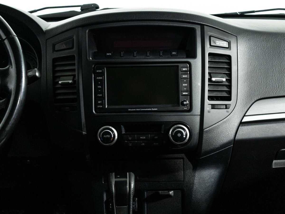 Mitsubishi Pajero 2012 года с пробегом. Фото: #11