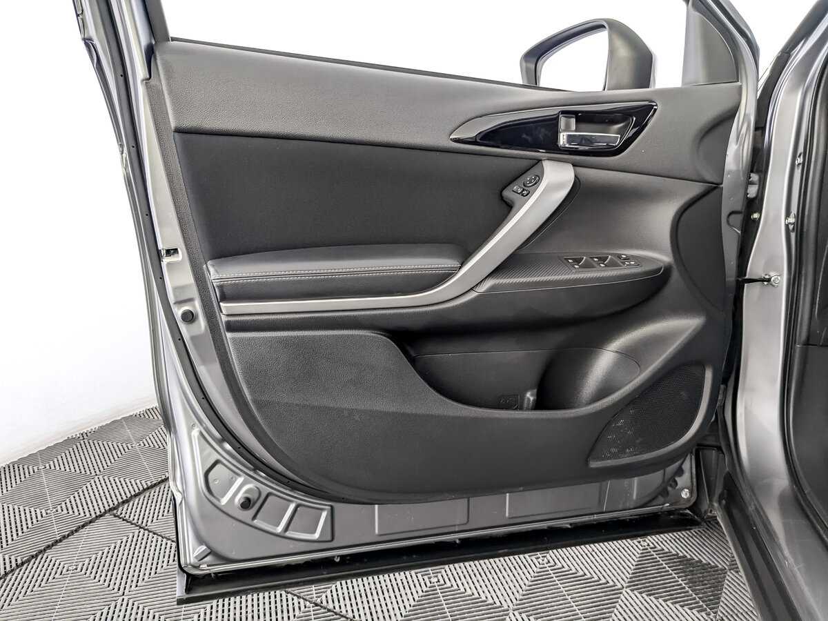 Mitsubishi Eclipse Cross 2019 года с пробегом. Фото: #16