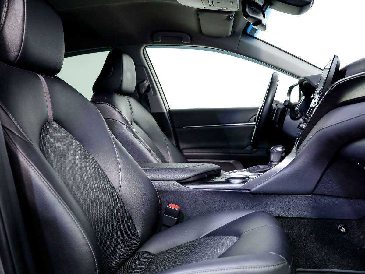 Toyota Camry 2021 года с пробегом. Фото: #10