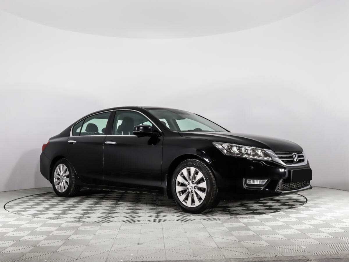Honda Accord 2013 года с пробегом. Фото: #2