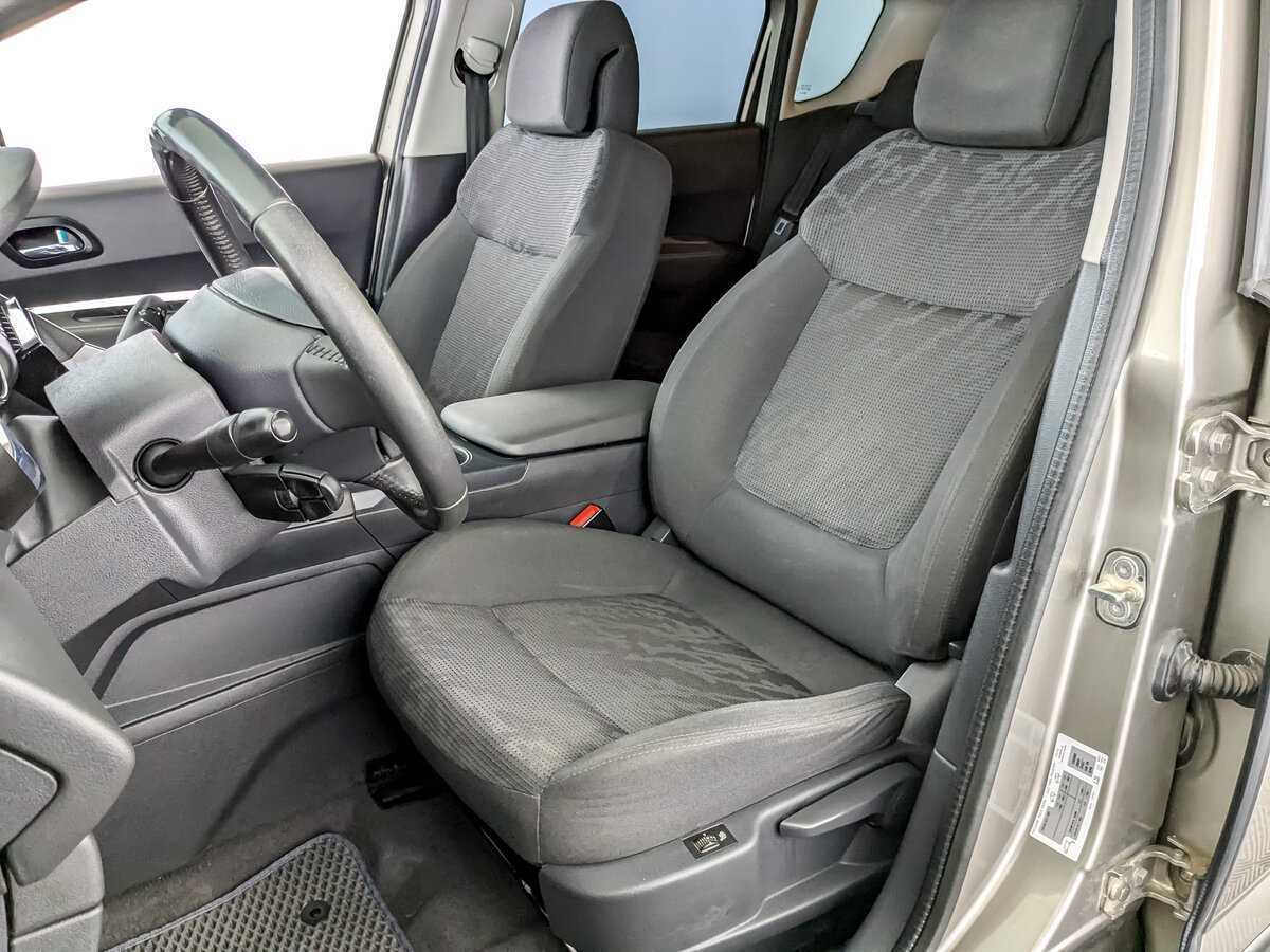 Peugeot 3008 2012 года с пробегом. Фото: #19