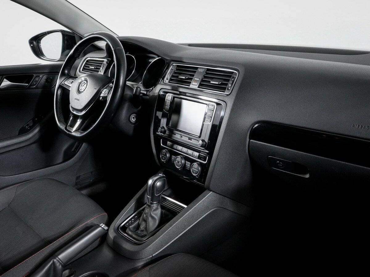 Volkswagen Jetta 2017 года с пробегом. Фото: #8