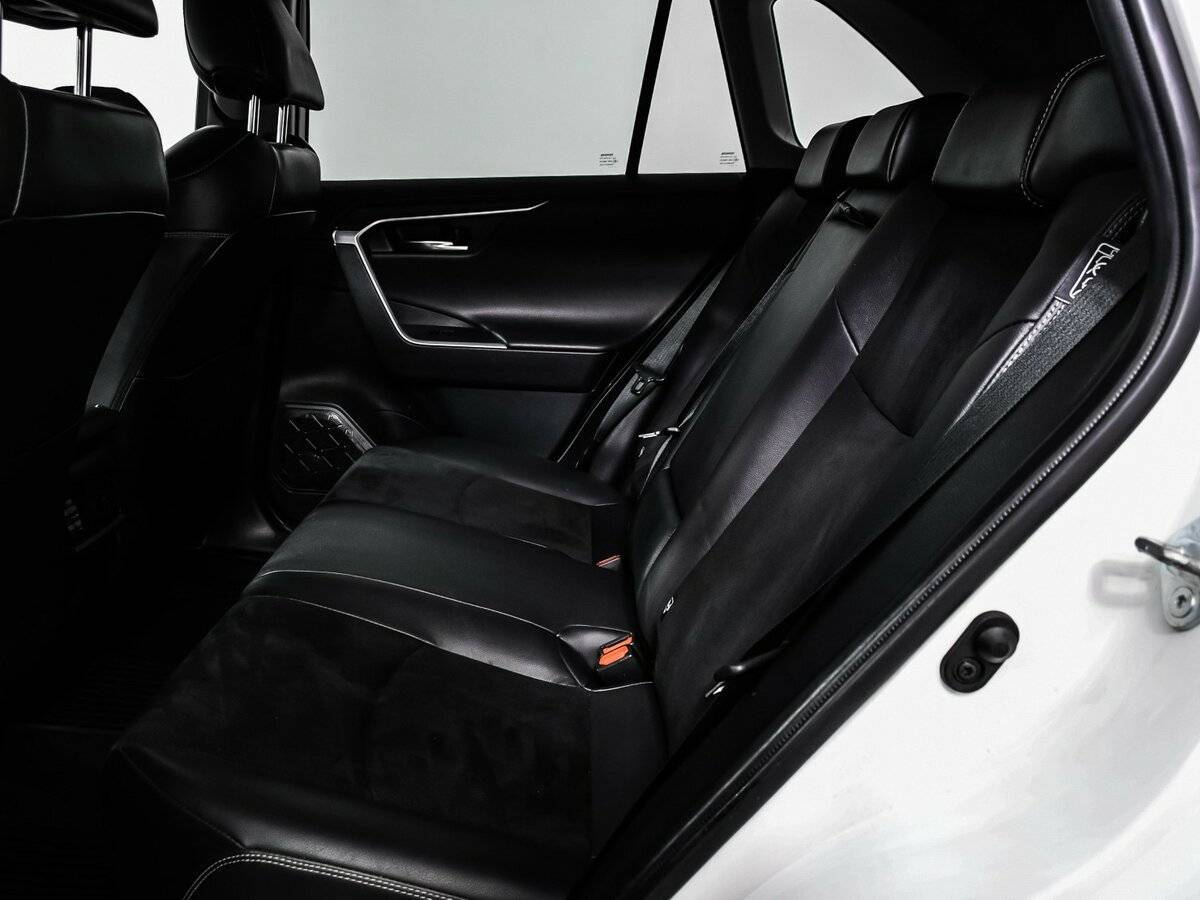 Toyota RAV4 2021 года с пробегом. Фото: #13