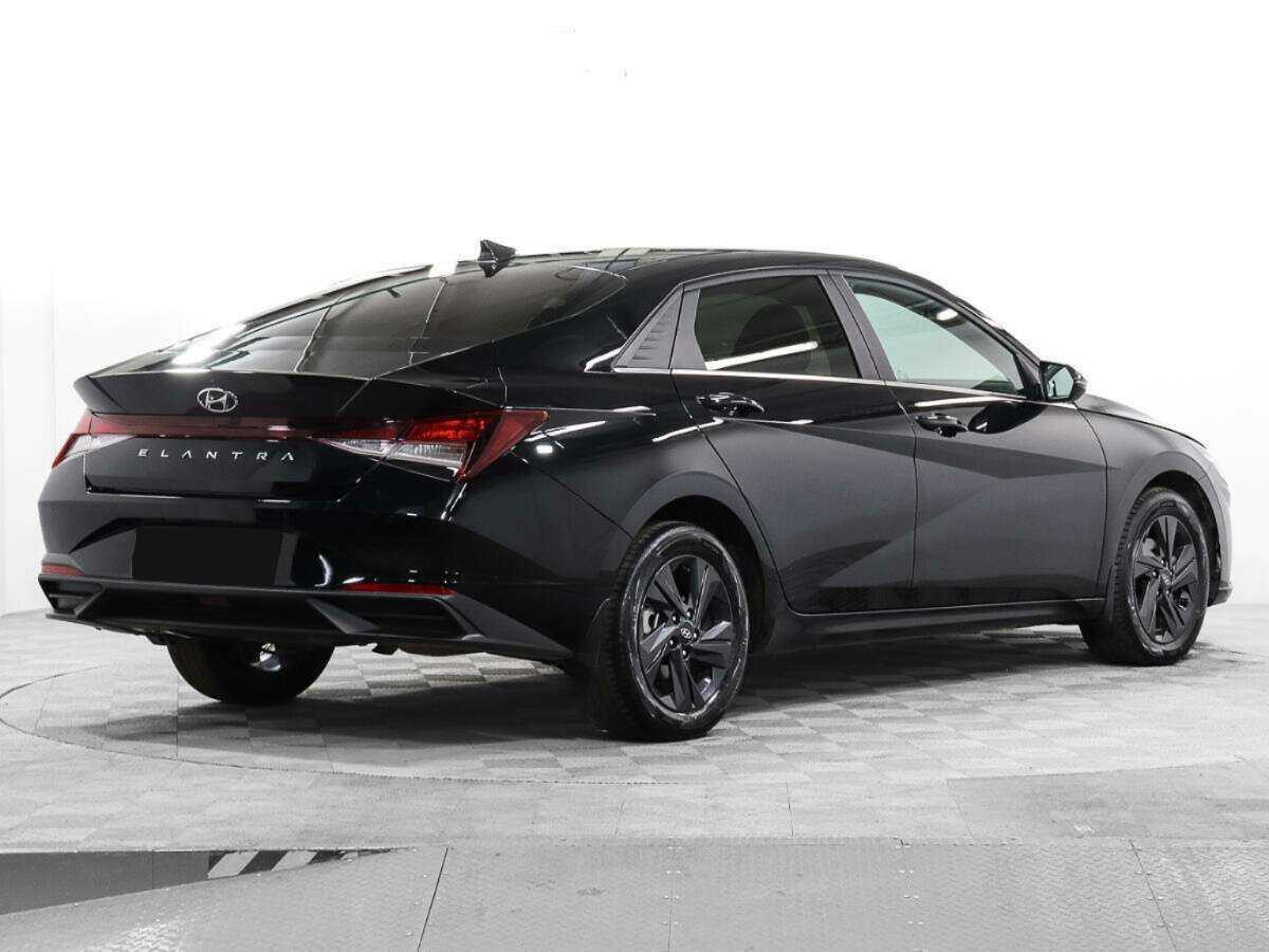Hyundai Elantra 2021 года с пробегом. Фото: #4