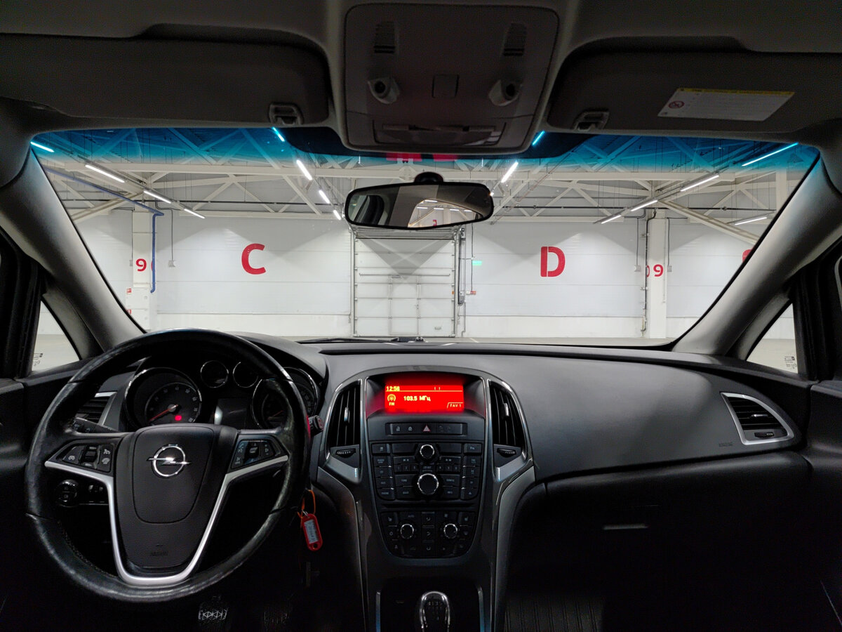 Opel Astra 2013 года с пробегом. Фото: #13