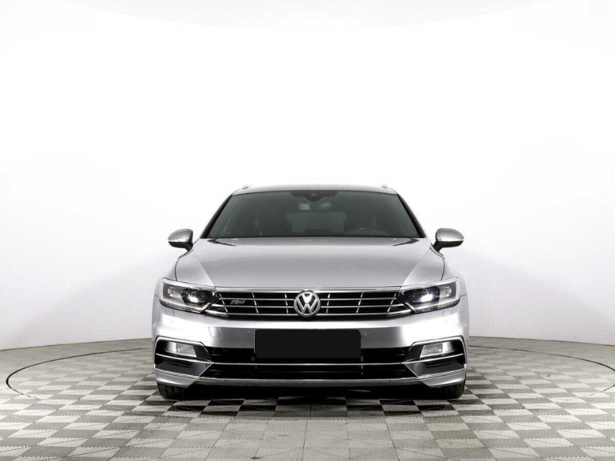 Volkswagen Passat 2019 года с пробегом. Фото: #1