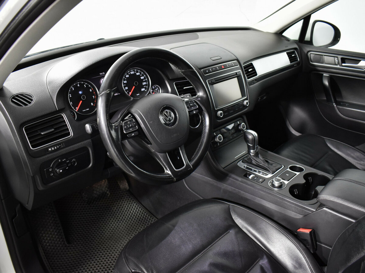 Volkswagen Touareg 2015 года с пробегом. Фото: #8
