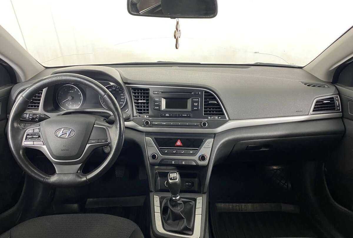 Hyundai Elantra 2017 года с пробегом. Фото: #9