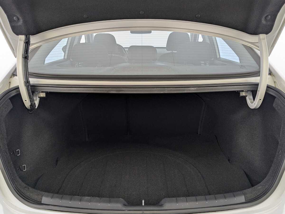 Hyundai Elantra 2019 года с пробегом. Фото: #9