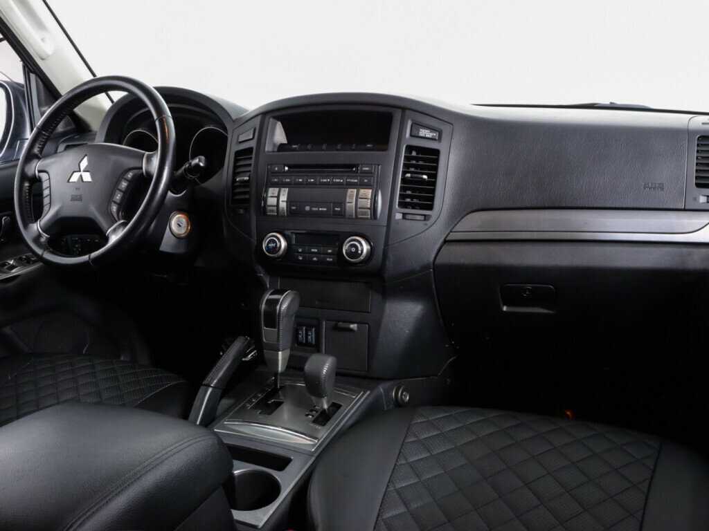 Mitsubishi Pajero 2013 года с пробегом. Фото: #12