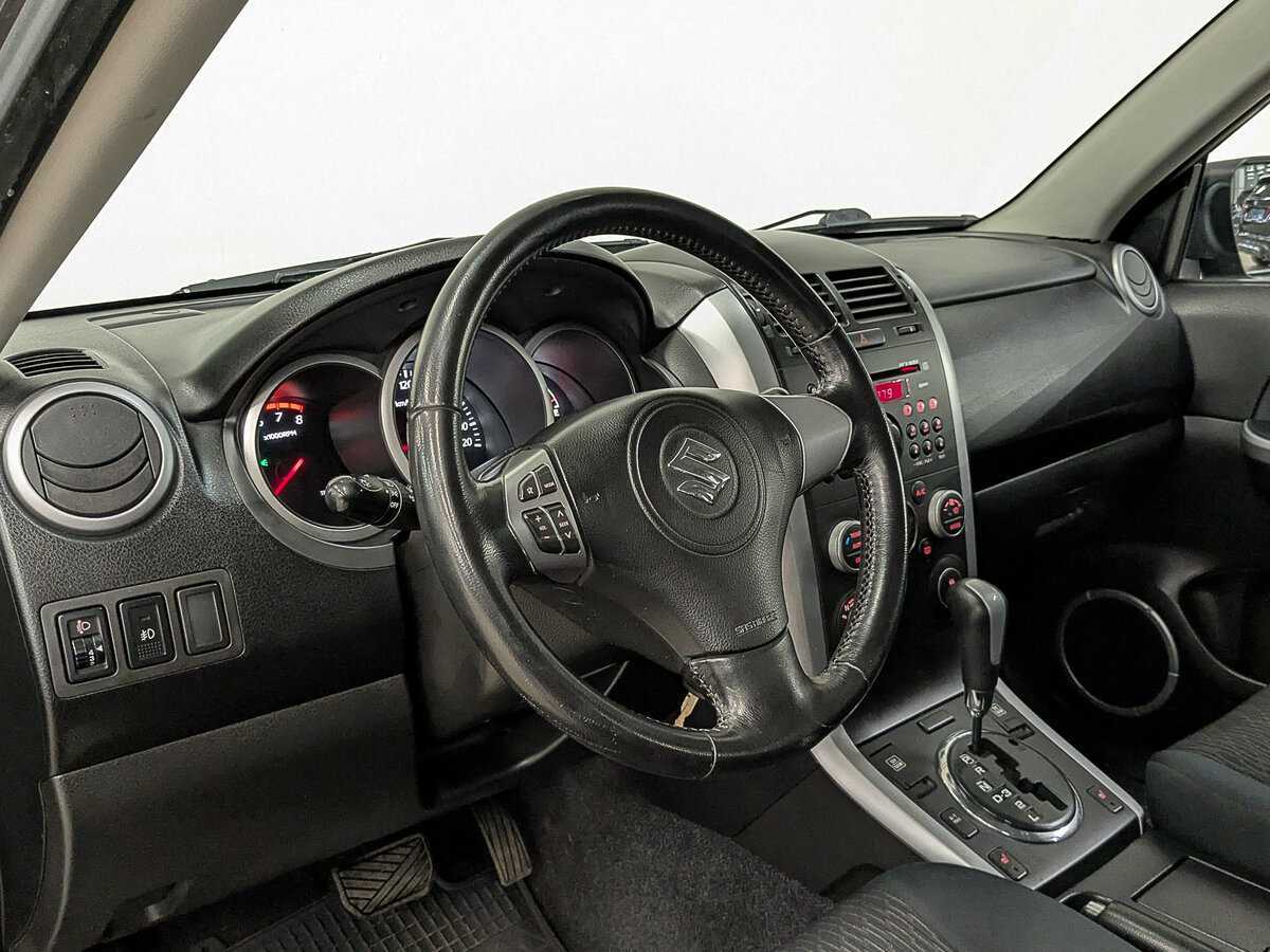 Suzuki Grand Vitara 2013 года с пробегом. Фото: #14