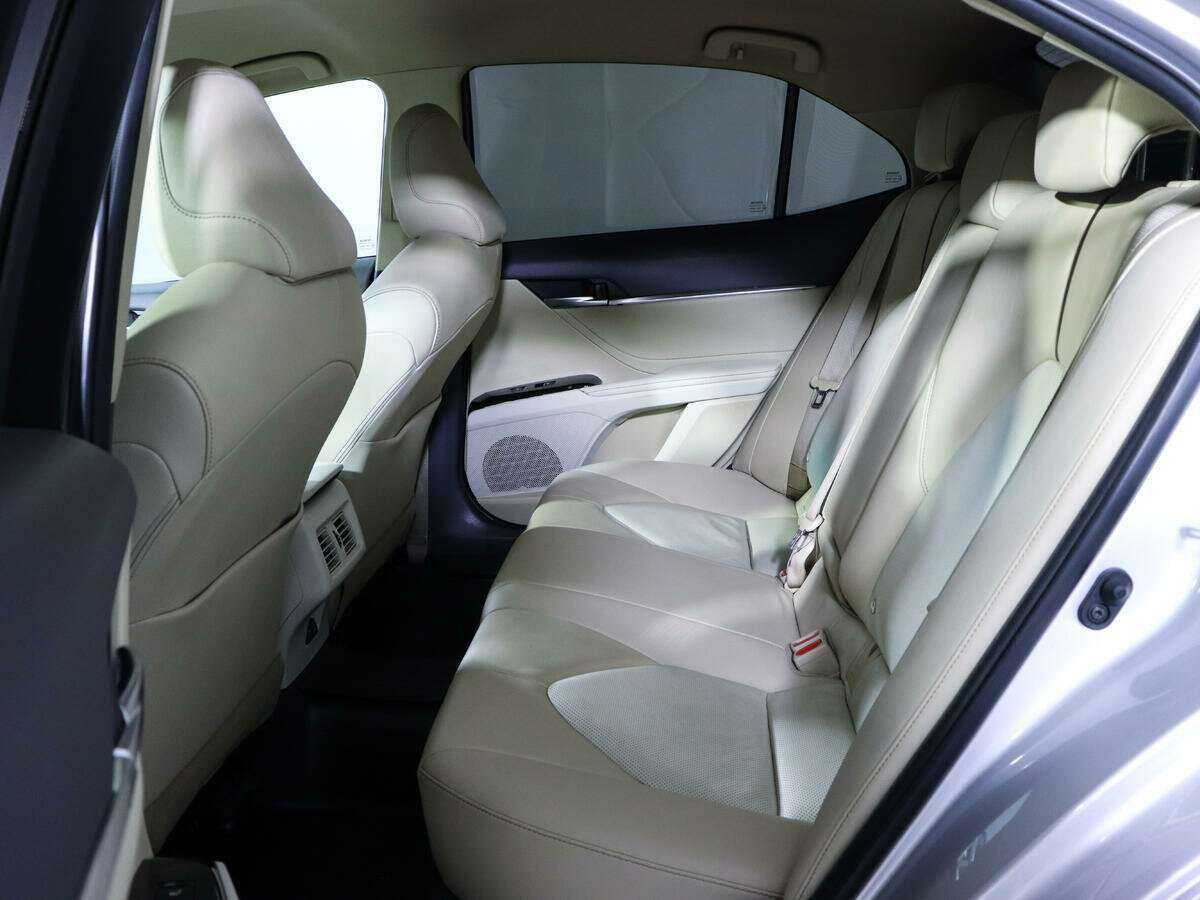 Toyota Camry 2020 года с пробегом. Фото: #6