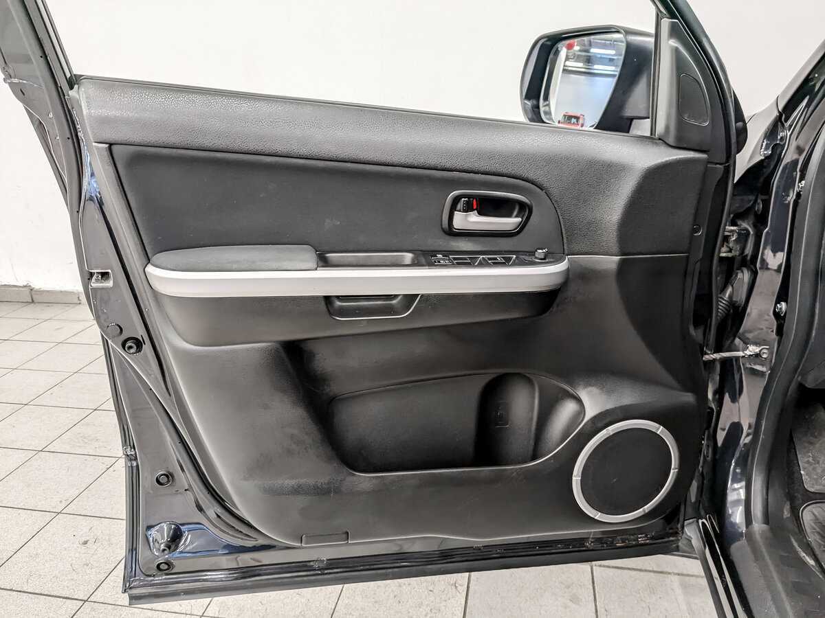 Suzuki Grand Vitara 2012 года с пробегом. Фото: #18