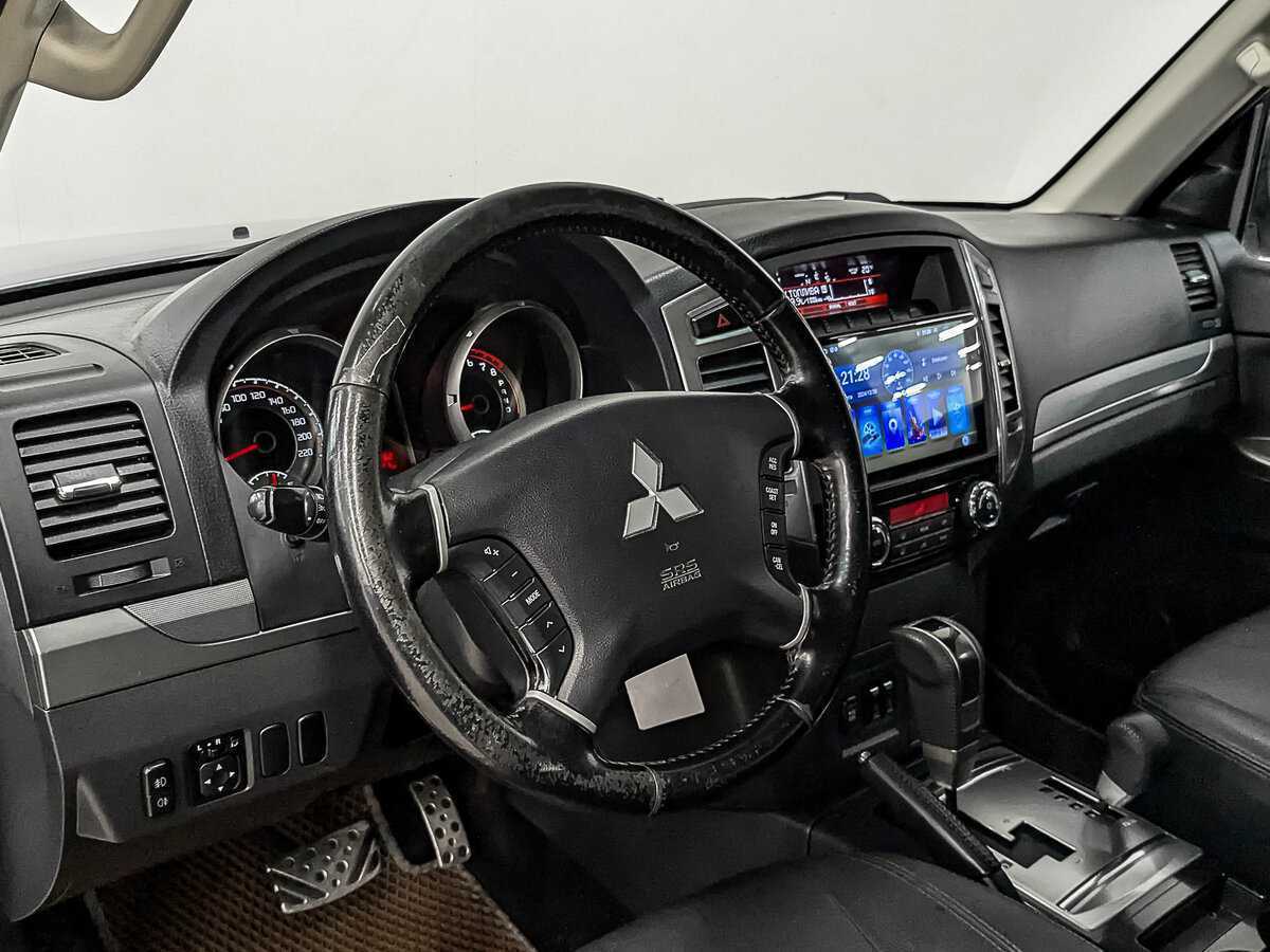 Mitsubishi Pajero 2014 года с пробегом. Фото: #14
