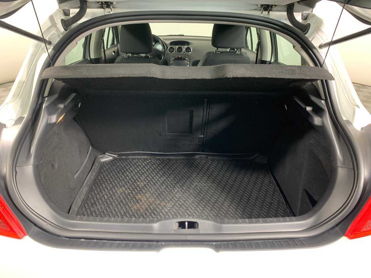 Peugeot 308 2012 года с пробегом. Фото: #20