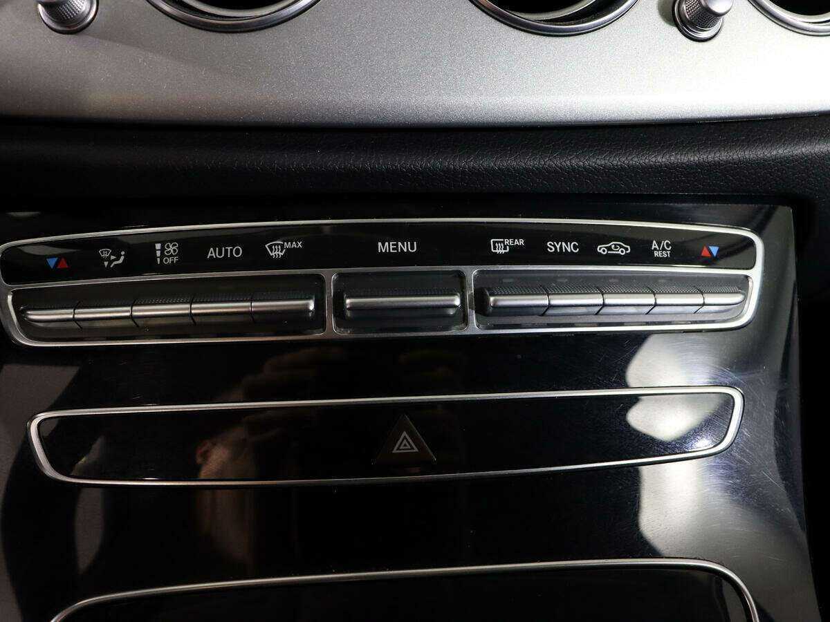 Mercedes-Benz E-Класс 2019 года с пробегом. Фото: #21