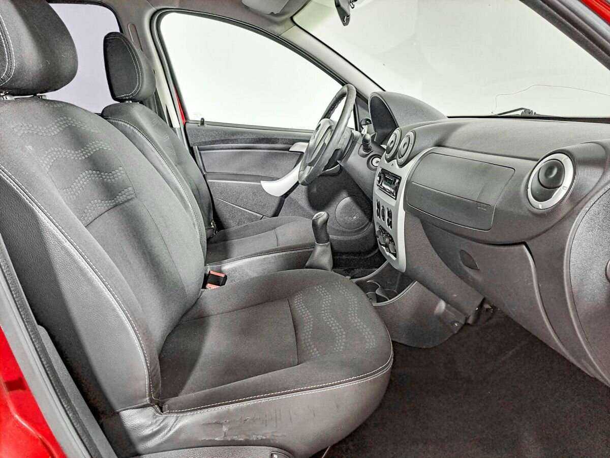 Renault Sandero 2012 года с пробегом. Фото: #8