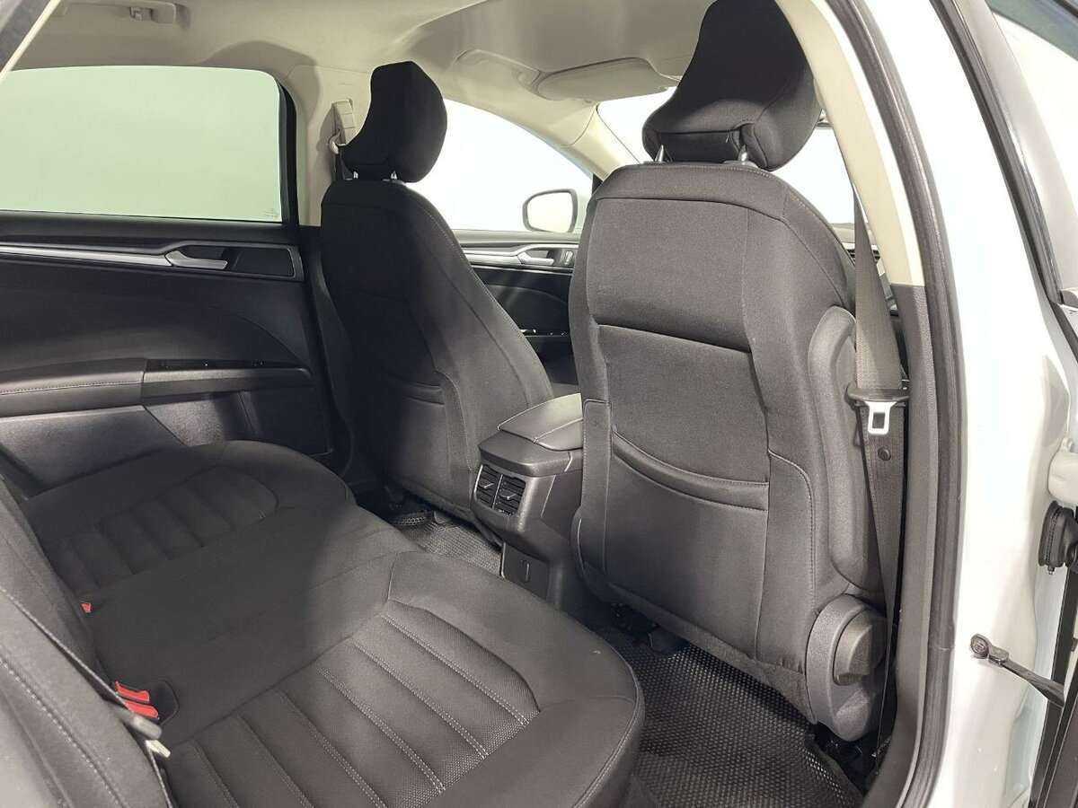 Ford Mondeo 2015 года с пробегом. Фото: #16