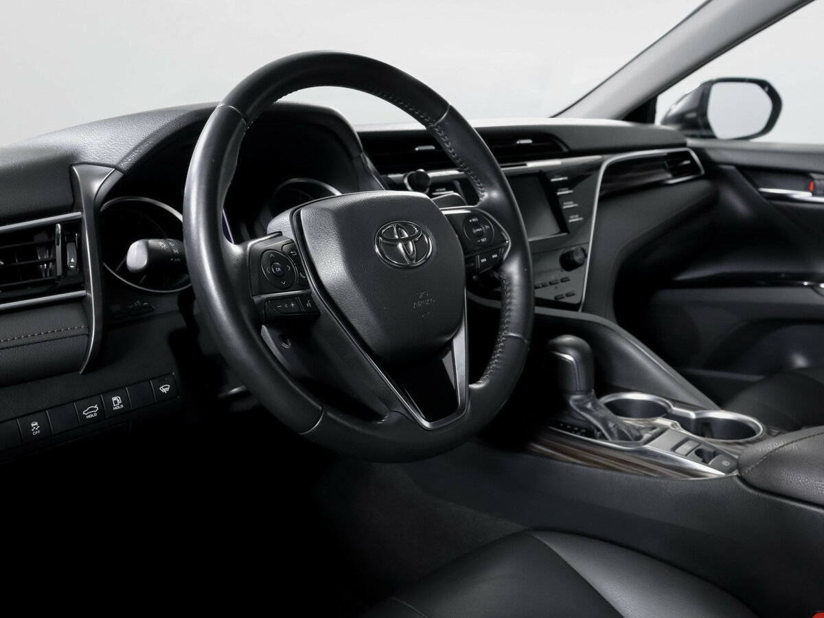 Toyota Camry 2019 года с пробегом. Фото: #12