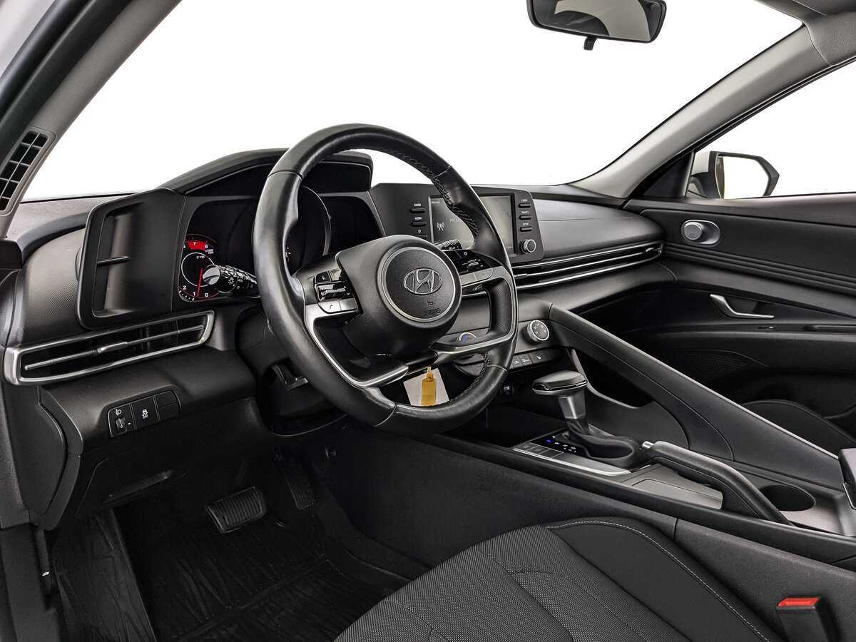 Hyundai Elantra 2022 года с пробегом. Фото: #10