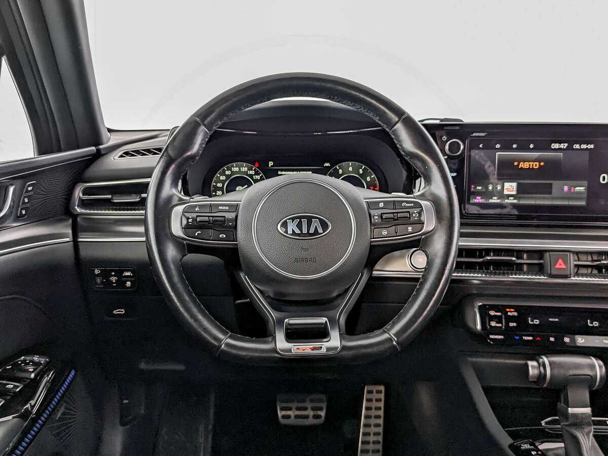 Kia K5 2021 года с пробегом. Фото: #17