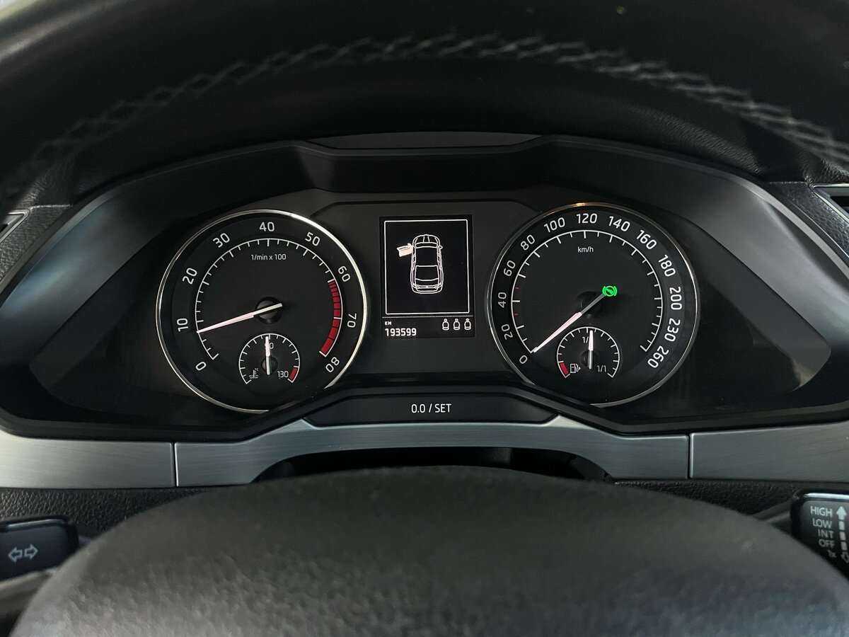 Skoda Superb 2015 года с пробегом. Фото: #12