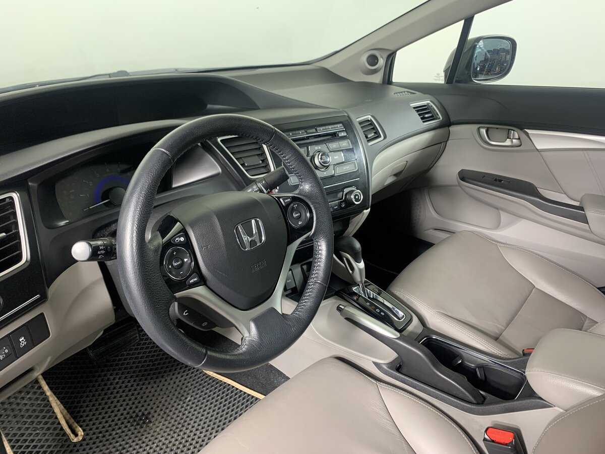 Honda Civic 2013 года с пробегом. Фото: #11