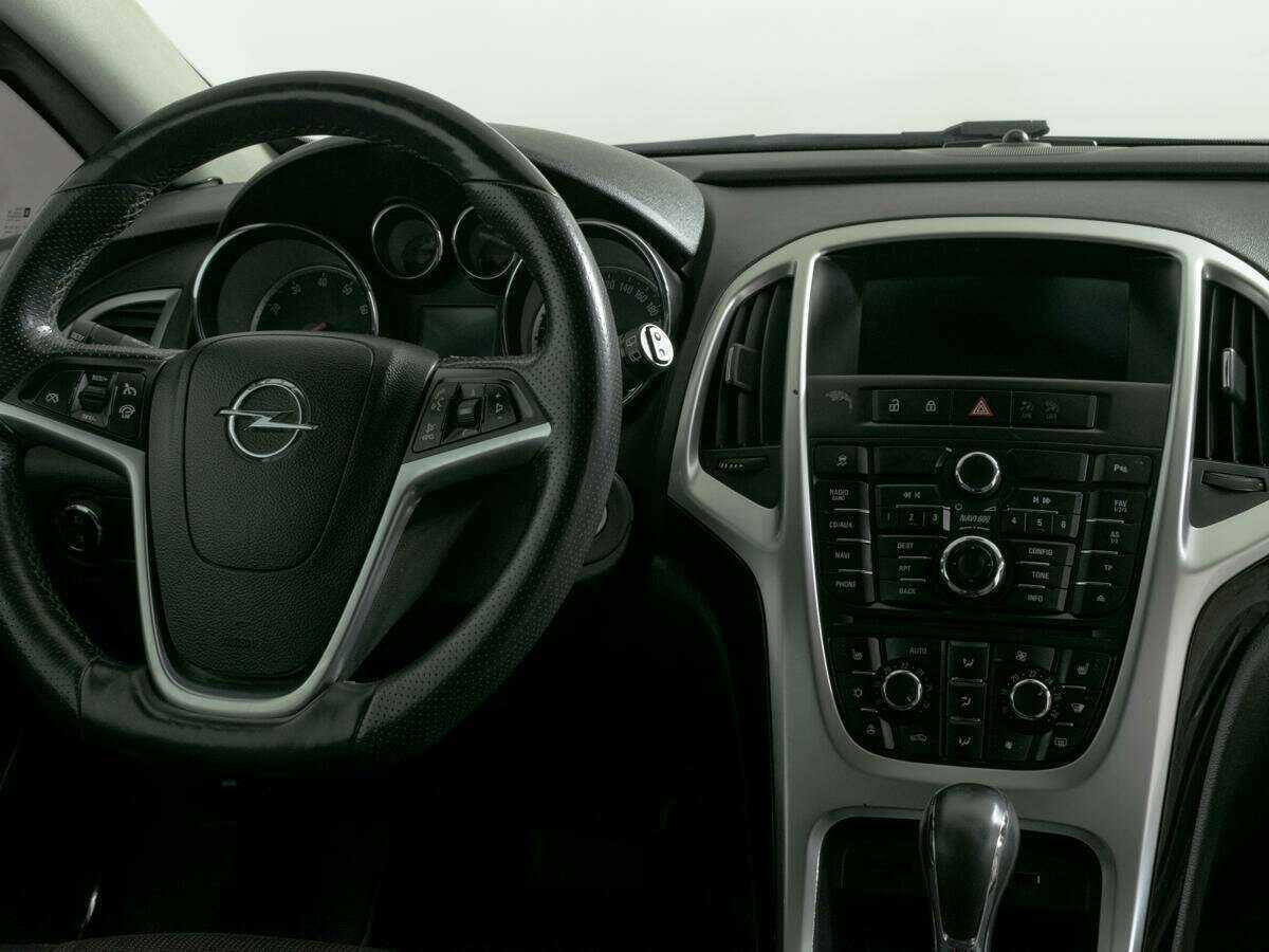 Opel Astra 2013 года с пробегом. Фото: #10