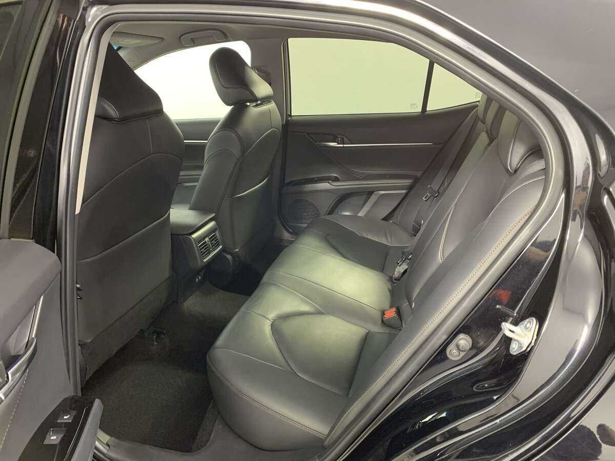 Toyota Camry 2019 года с пробегом. Фото: #7