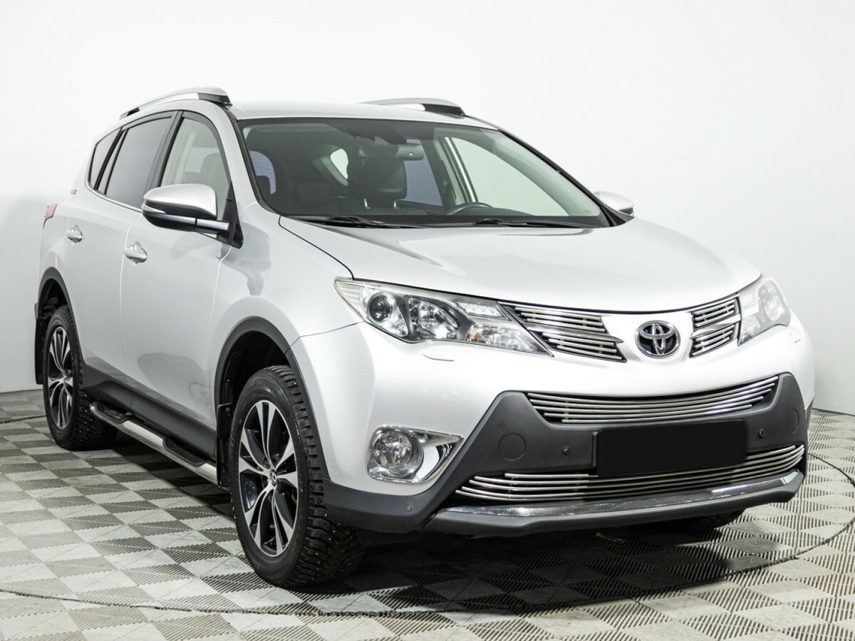 Toyota RAV4 2014 года с пробегом. Фото: #2