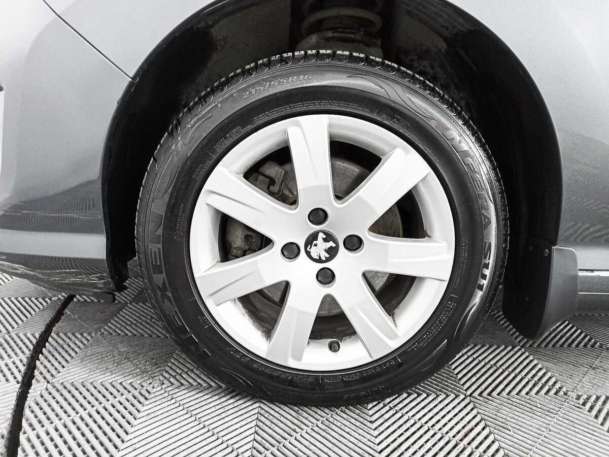 Peugeot 408 2012 года с пробегом. Фото: #12